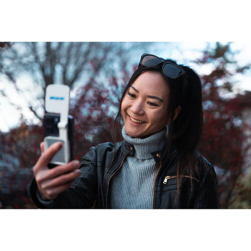 Aputure Amaran Go White Compact MagSafe LED Constant Light for Smartphone - Image 10